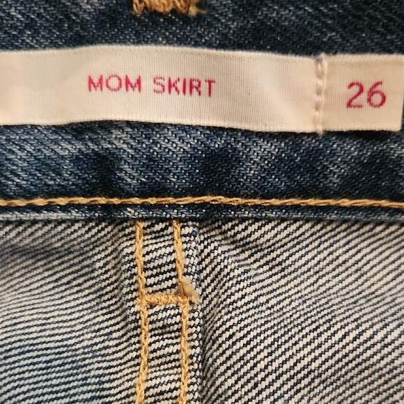 Levi's Classic Blue Denim Skirt - Picture 3 of 6